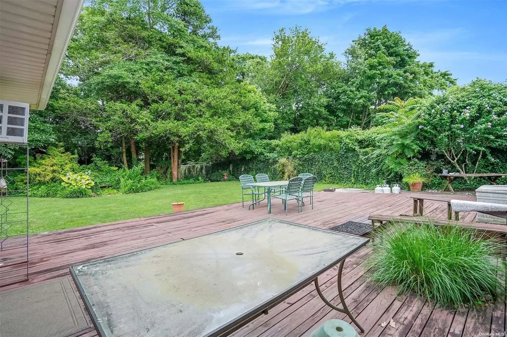 939 Gardiner Drive Bay Shore NY 11706