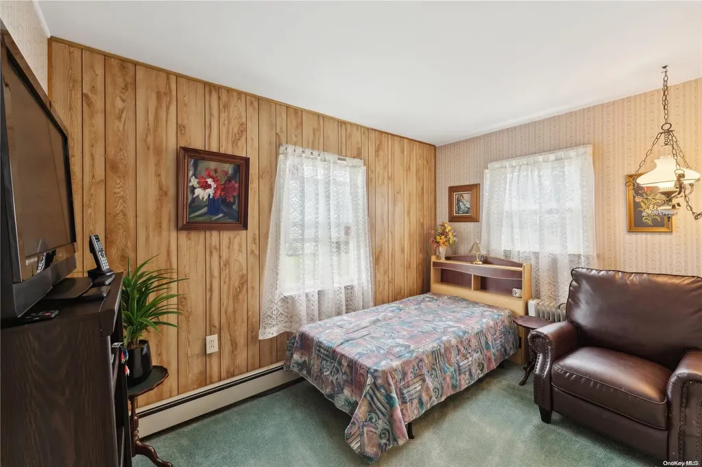 13 Spool Lane Levittown NY 11756