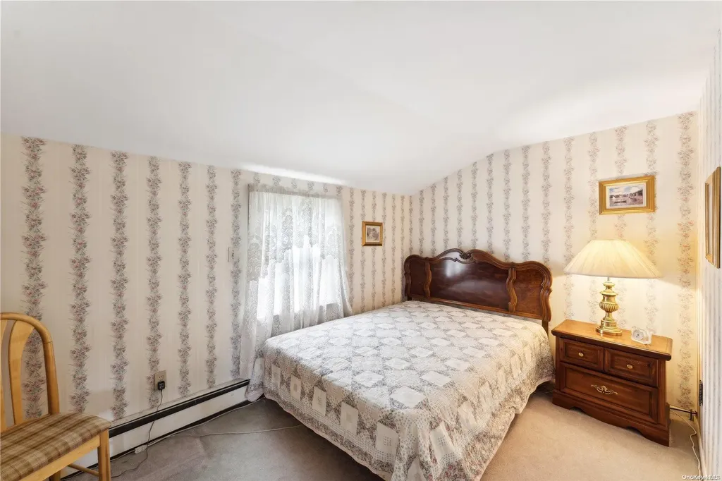 13 Spool Lane Levittown NY 11756