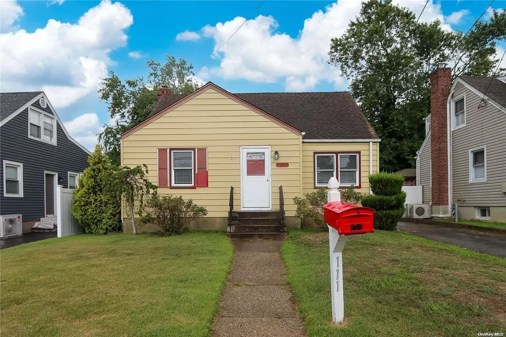 111 Grant Boulevard North Bellmore NY 11710