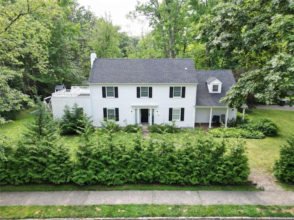 80 Station Road Great Neck NY 11023