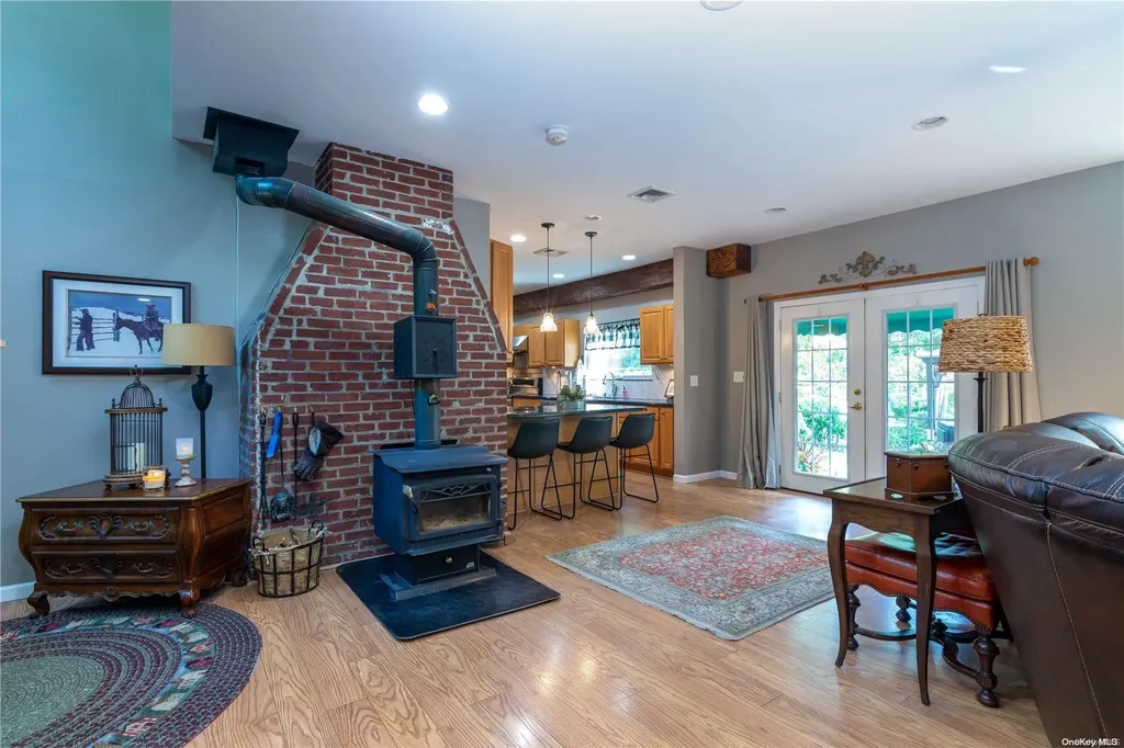 31 Croft Lane Smithtown NY 11787