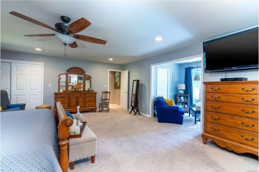 31 Croft Lane Smithtown NY 11787