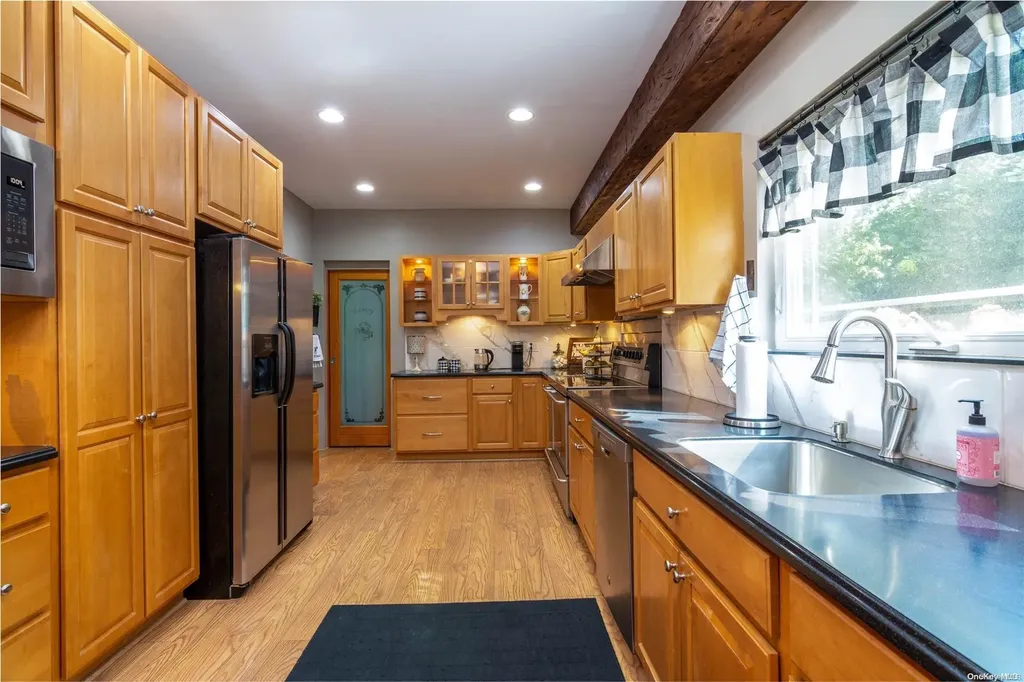 31 Croft Lane Smithtown NY 11787