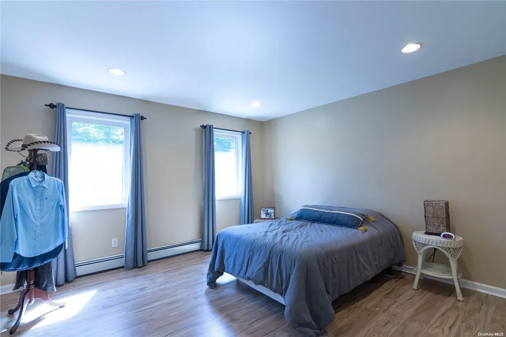 31 Croft Lane Smithtown NY 11787