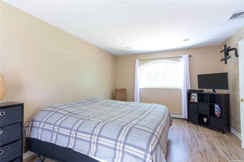 31 Croft Lane Smithtown NY 11787