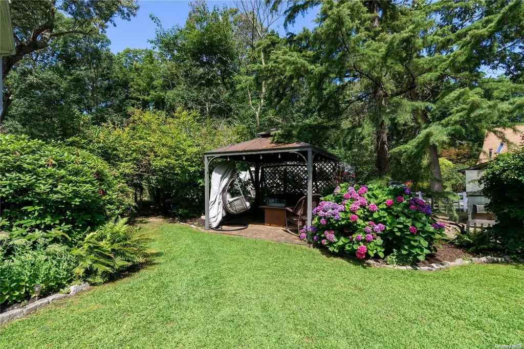 31 Croft Lane Smithtown NY 11787