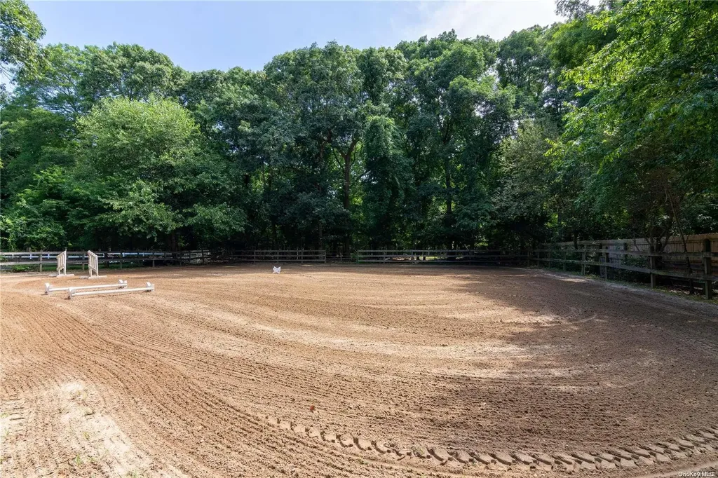 31 Croft Lane Smithtown NY 11787