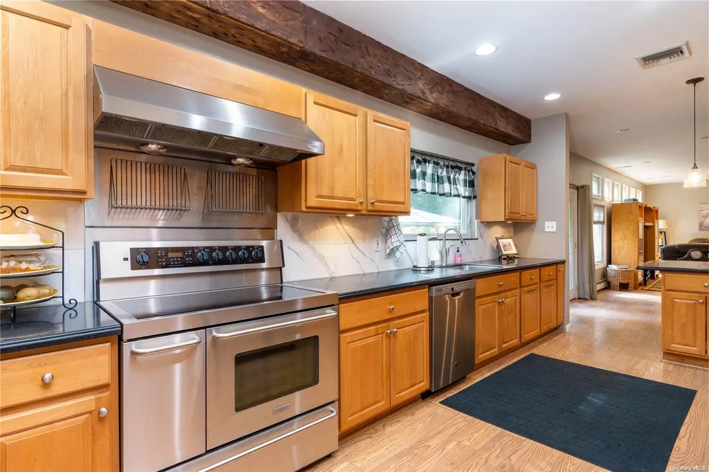 31 Croft Lane Smithtown NY 11787