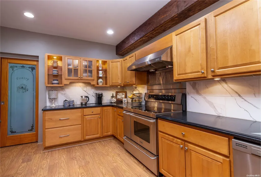 31 Croft Lane Smithtown NY 11787