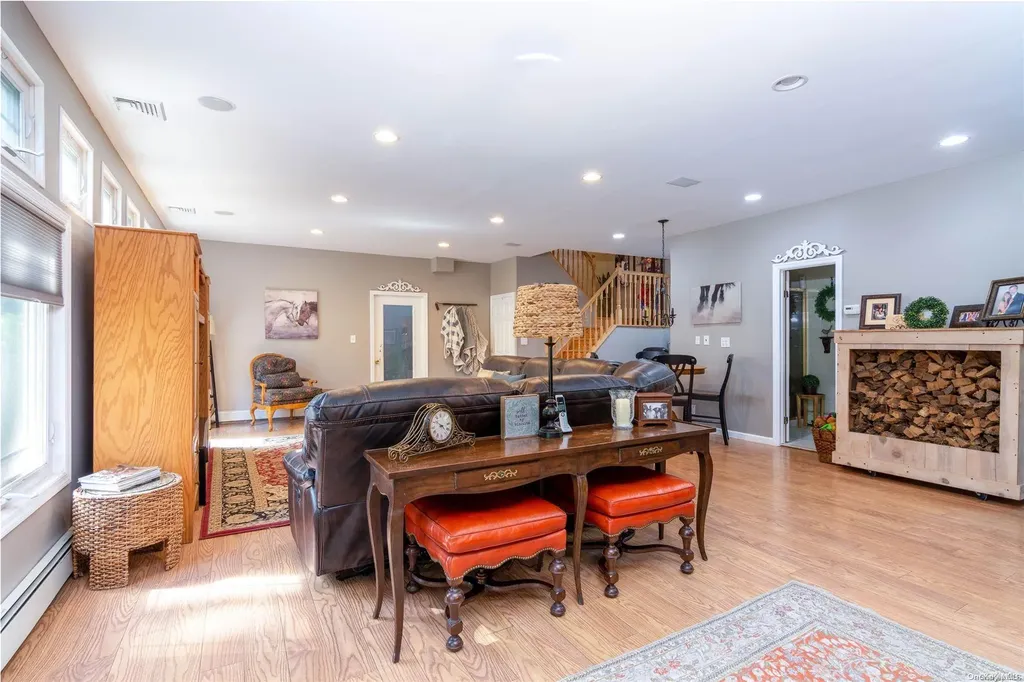 31 Croft Lane Smithtown NY 11787