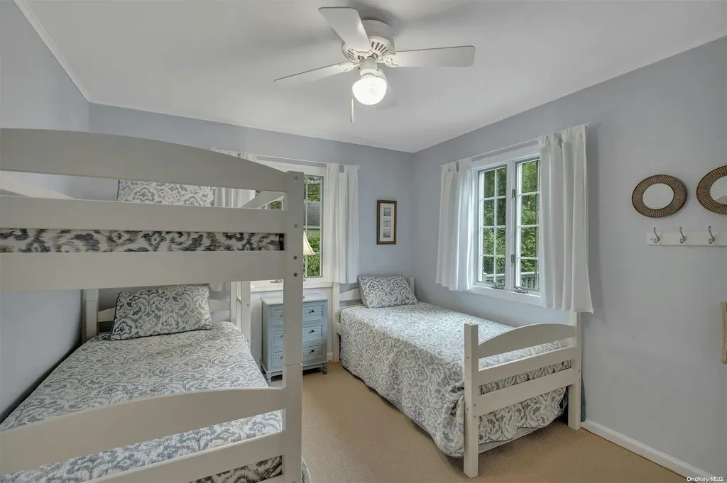 24 Huckleberry Lane Hampton Bays NY 11946