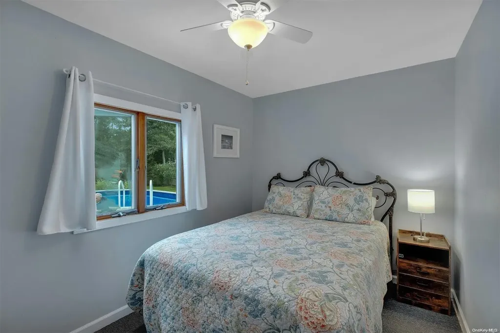 24 Huckleberry Lane Hampton Bays NY 11946