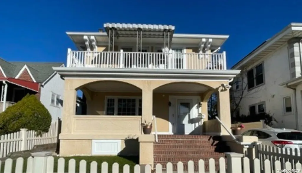 159 E Walnut Street Long Beach NY 11561