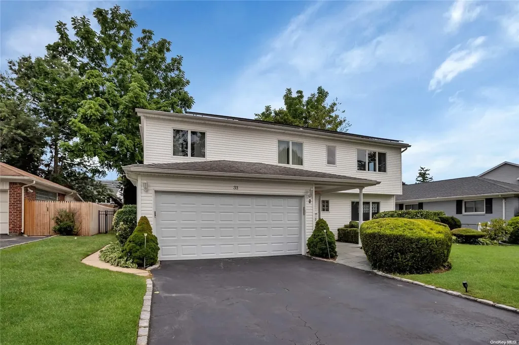 33 Randy Lane Plainview NY 11803
