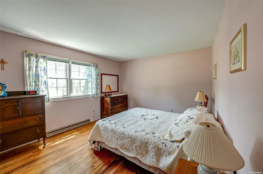 2 Flocee Lane Hampton Bays NY 11946