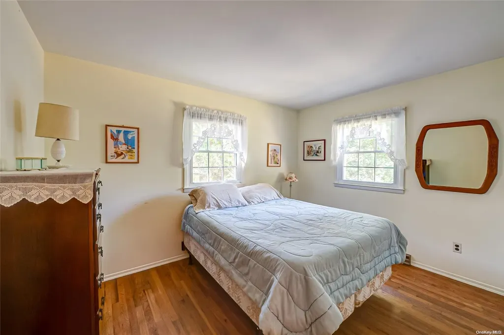 2 Flocee Lane Hampton Bays NY 11946