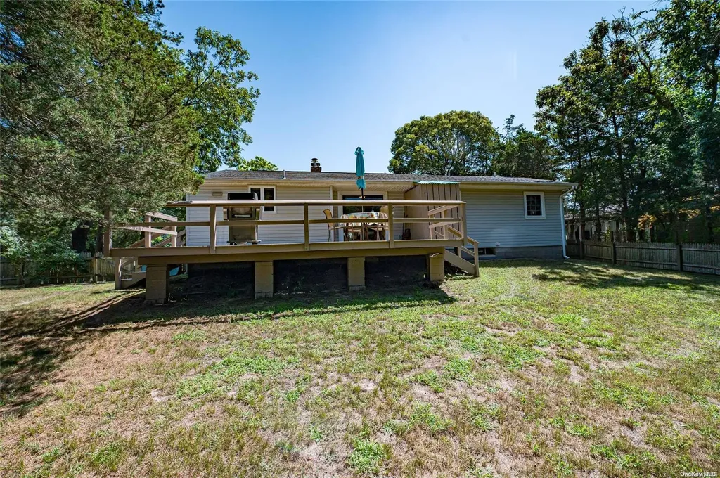 2 Flocee Lane Hampton Bays NY 11946