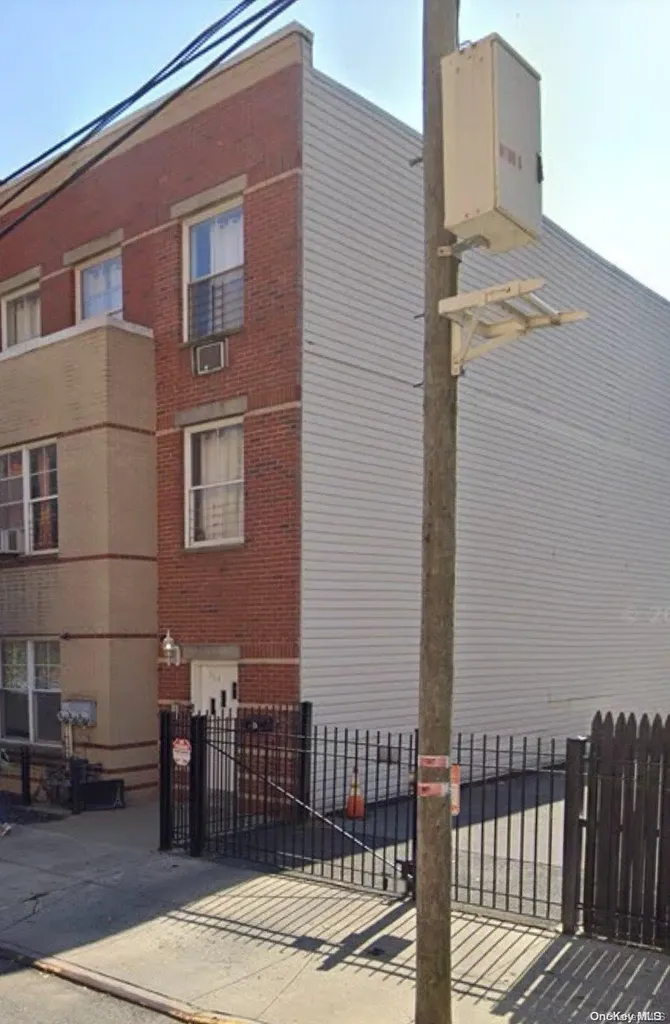 364 E 160th Street Bronx NY 10451