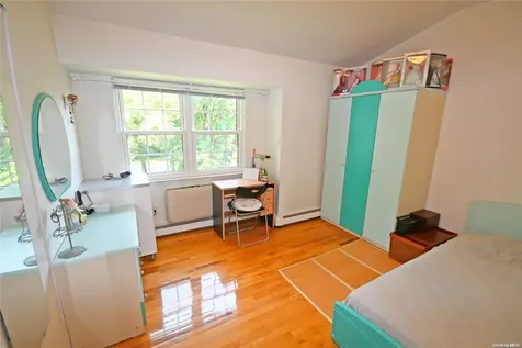 61-24 232nd Street Oakland Gardens NY 11364