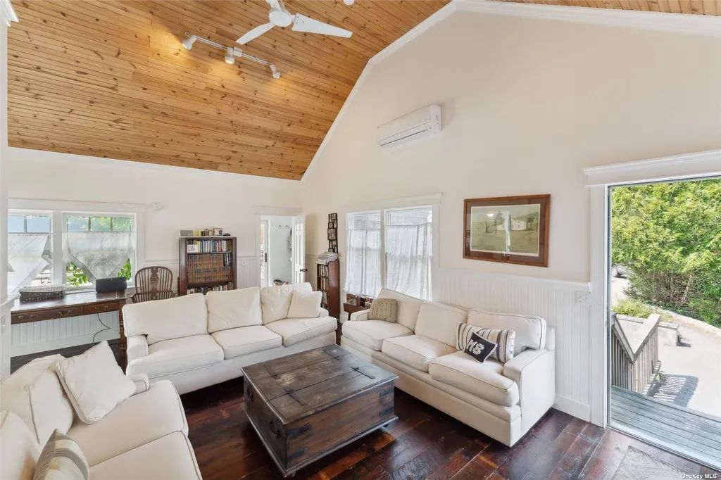 50 Old Main Road Quogue NY 11959