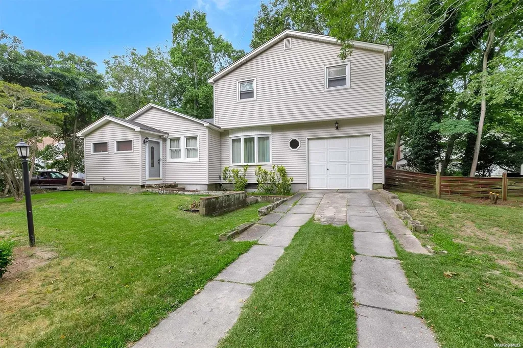 20 Biltmore Drive Mastic Beach NY 11951