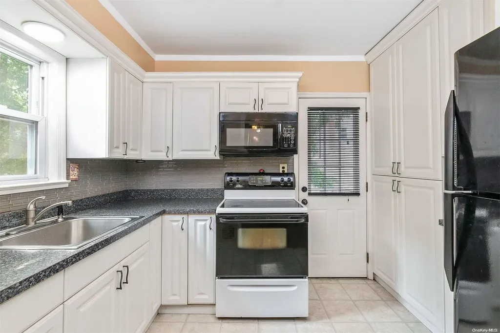 20 Biltmore Drive Mastic Beach NY 11951