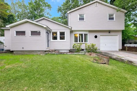 20 Biltmore Drive Mastic Beach NY 11951