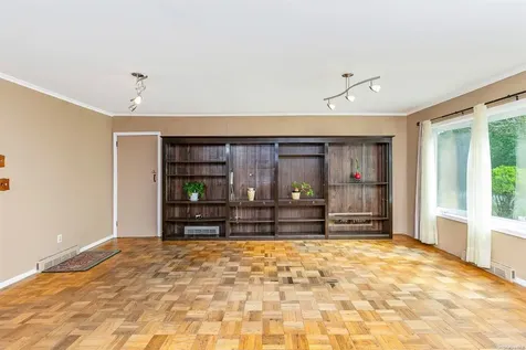 20 Biltmore Drive Mastic Beach NY 11951