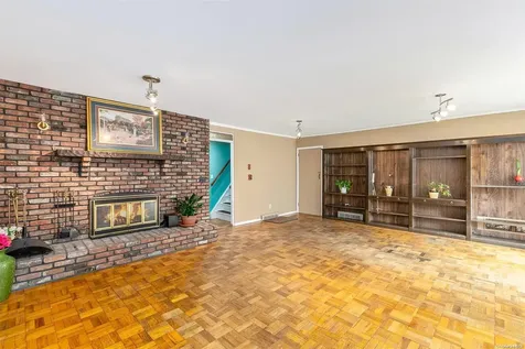 20 Biltmore Drive Mastic Beach NY 11951