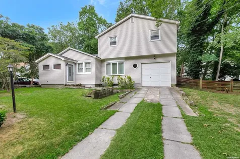 20 Biltmore Drive Mastic Beach NY 11951