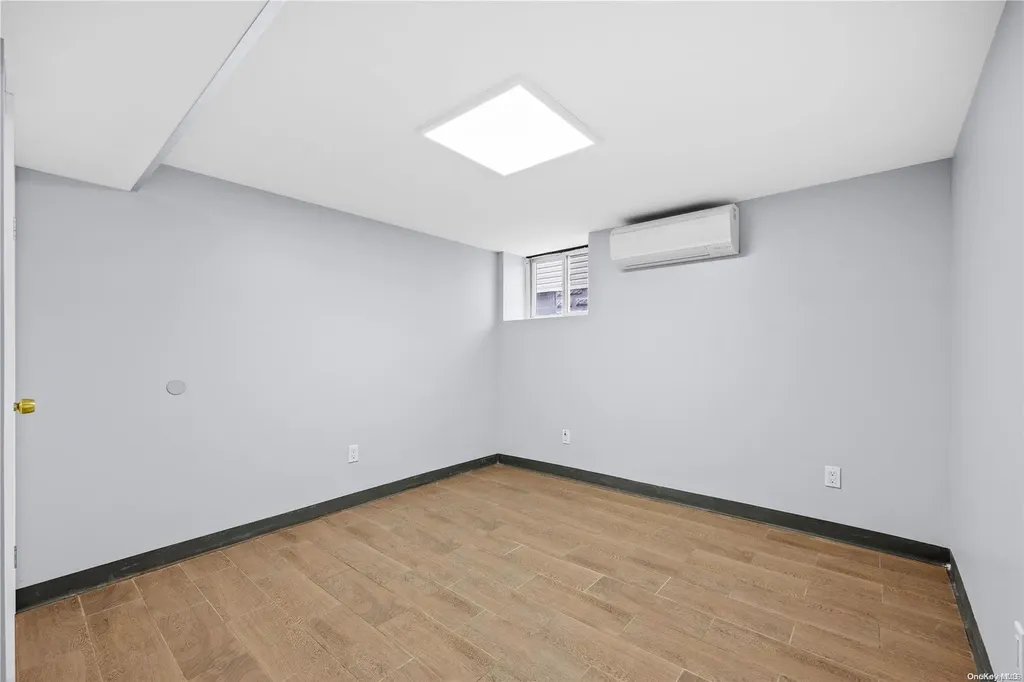 2871 Wellman Avenue Bronx NY 10461