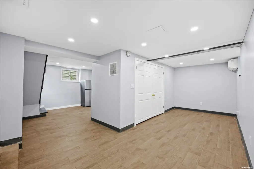 2871 Wellman Avenue Bronx NY 10461