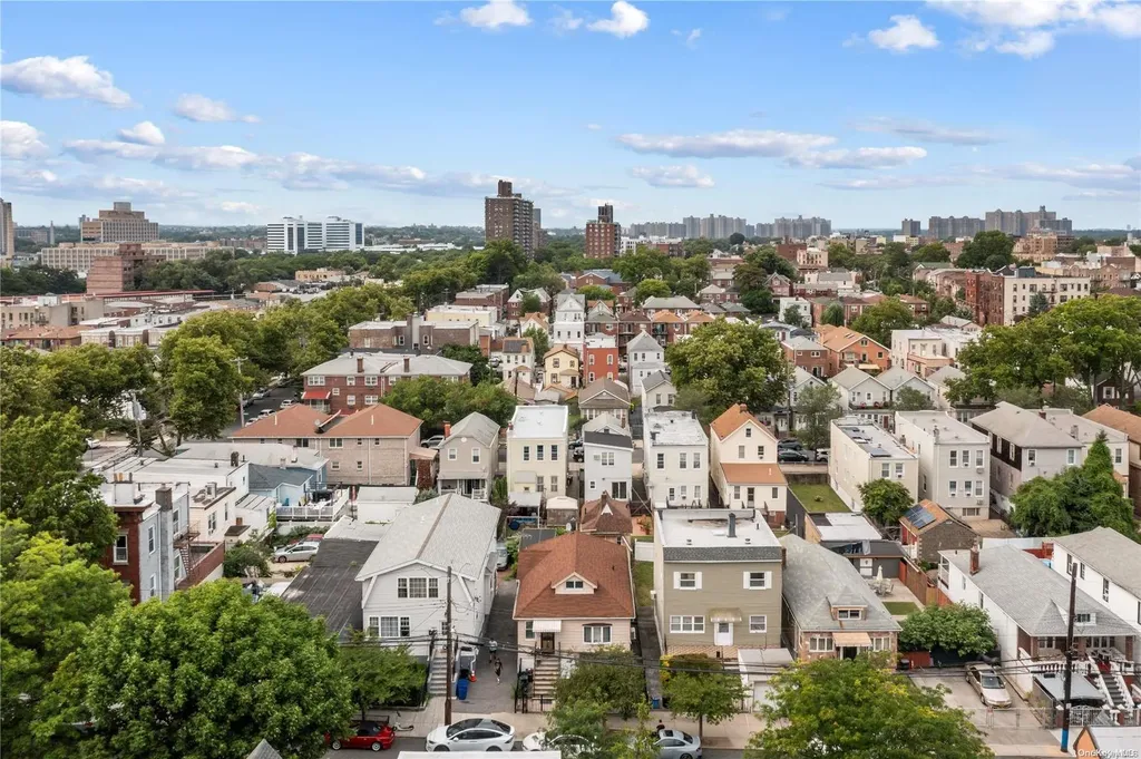 2871 Wellman Avenue Bronx NY 10461