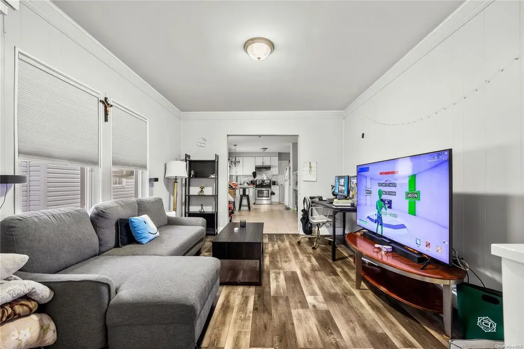 2871 Wellman Avenue Bronx NY 10461
