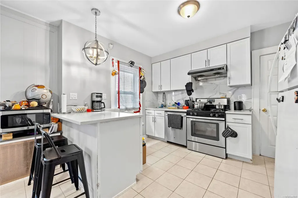 2871 Wellman Avenue Bronx NY 10461