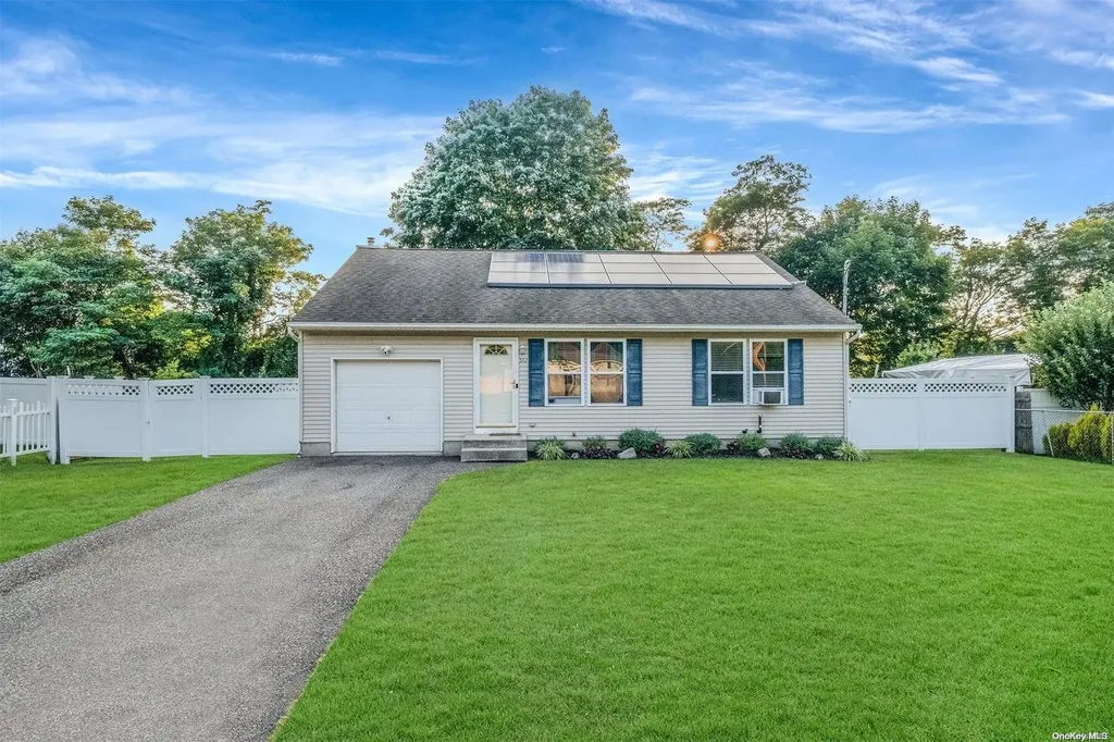 512 Post Avenue Bellport NY 11713