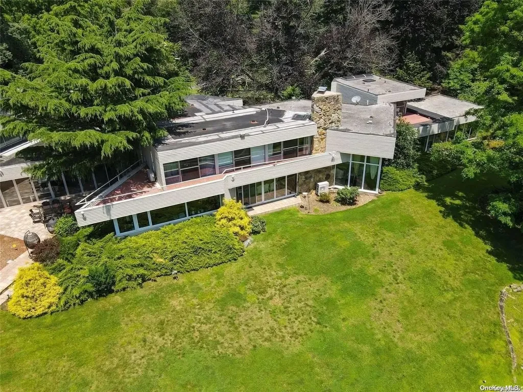 10 Ormond Park Road Glen Head NY 11545