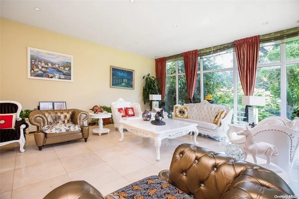 10 Ormond Park Road Glen Head NY 11545