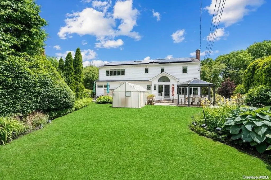 95 Ashford Drive Syosset NY 11791
