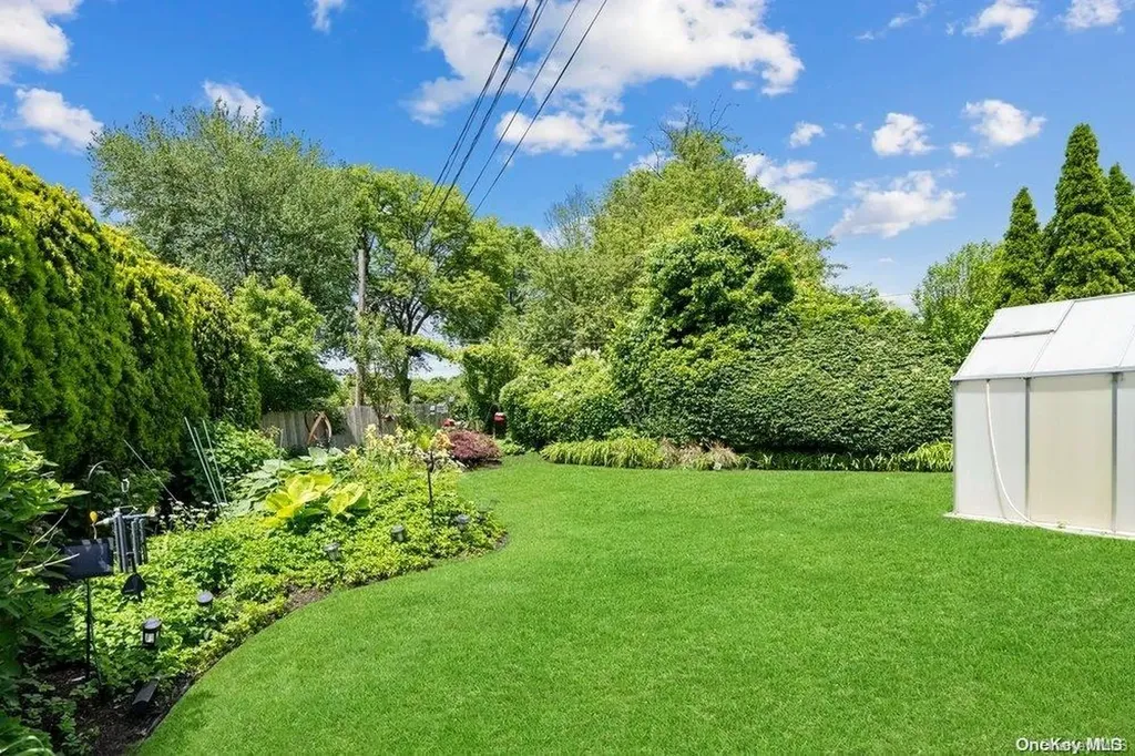 95 Ashford Drive Syosset NY 11791