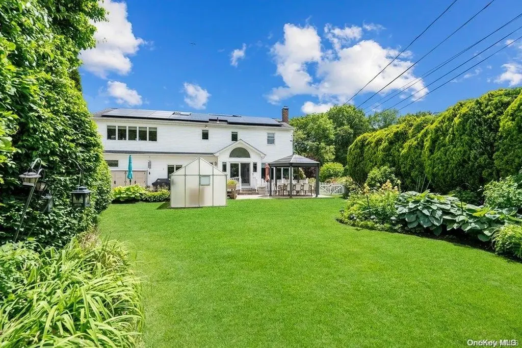 95 Ashford Drive Syosset NY 11791