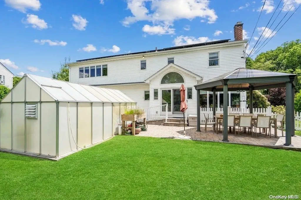 95 Ashford Drive Syosset NY 11791