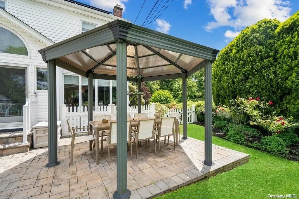 95 Ashford Drive Syosset NY 11791
