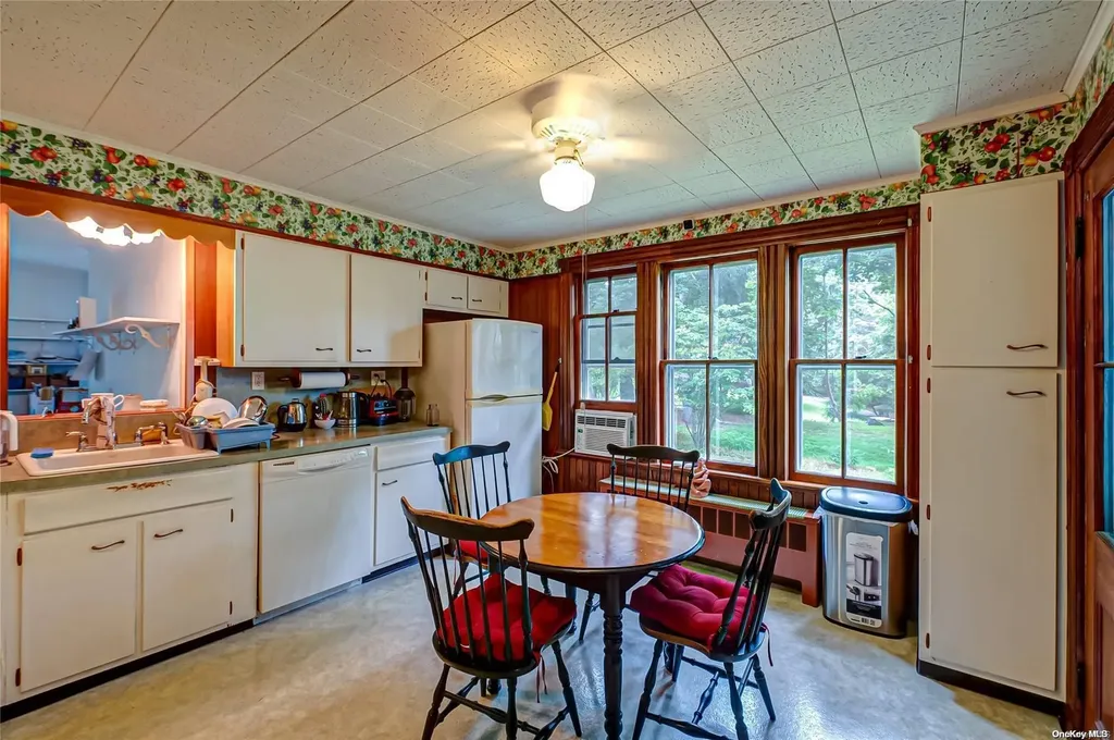 708 Main Street Port Jefferson NY 11777