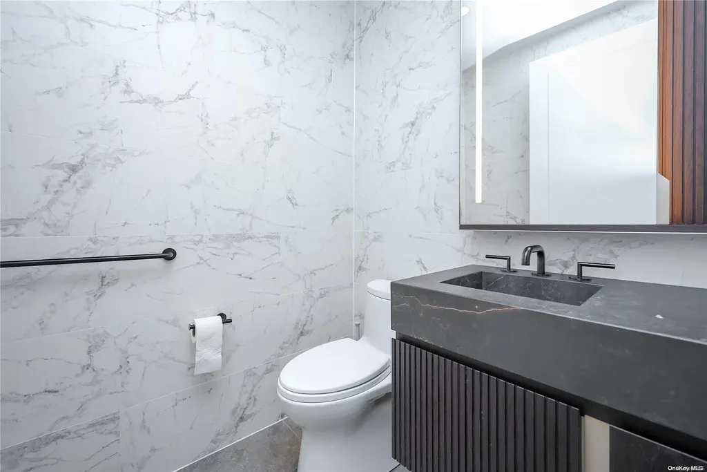 133-27 39 Avenue Flushing NY 11354
