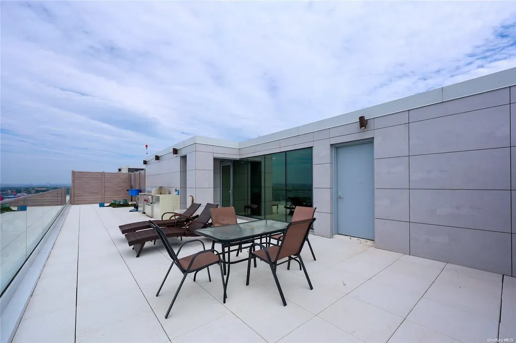 133-27 39 Avenue Flushing NY 11354