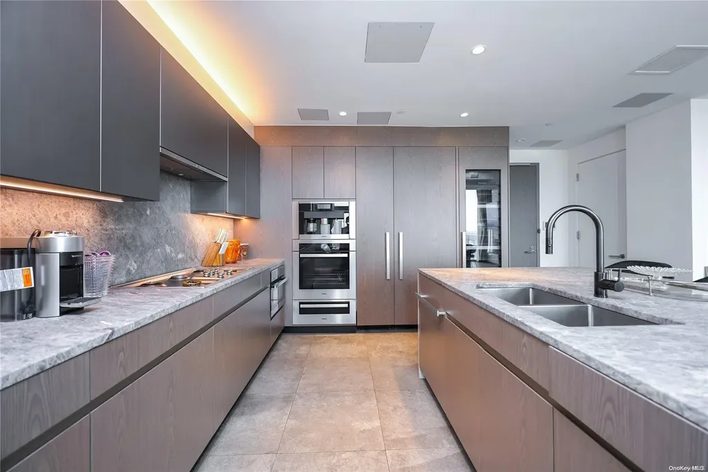 133-27 39 Avenue Flushing NY 11354