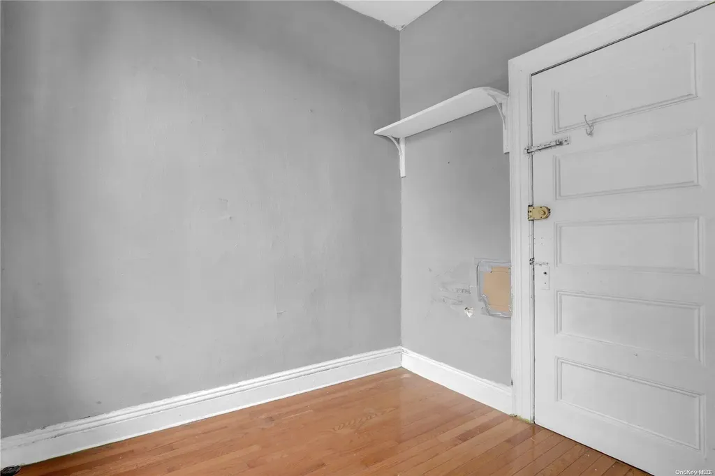 12-16 30th Road Astoria NY 11102