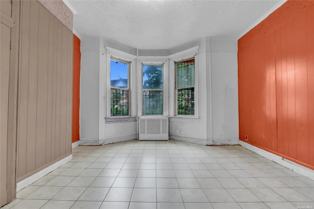 12-16 30th Road Astoria NY 11102
